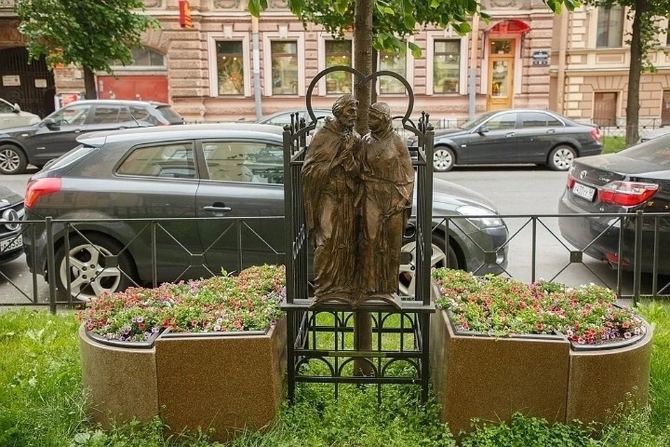 Святые Петр и Феврония: символ любви и семейного счастья в центре Петербурга ❤