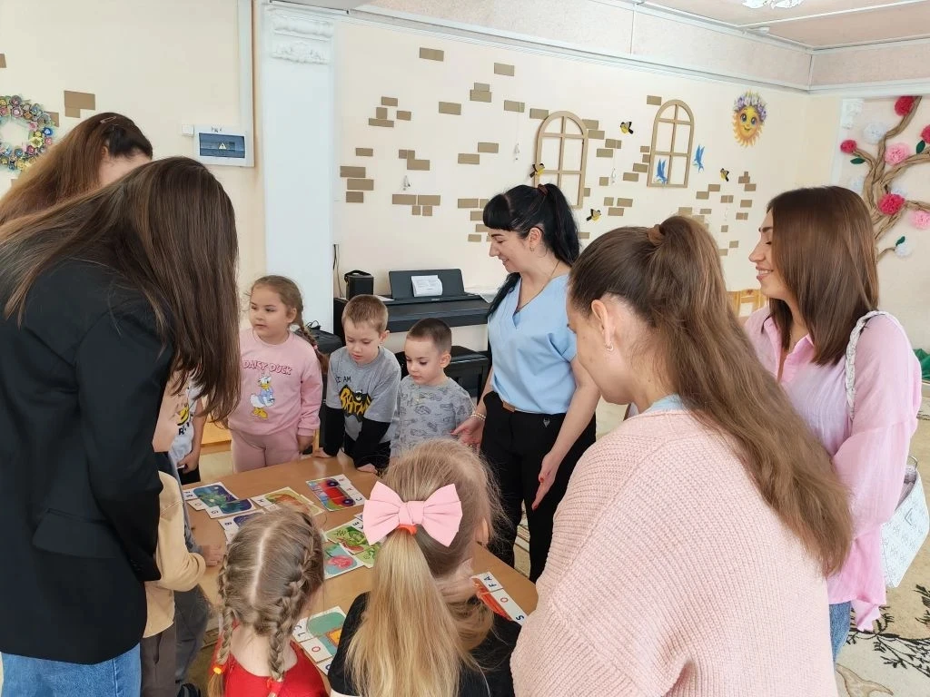 Сегодня в нашем детском саду педагоги Лыкова Ирина Николаевна и Дворецкая Дарья Констан...