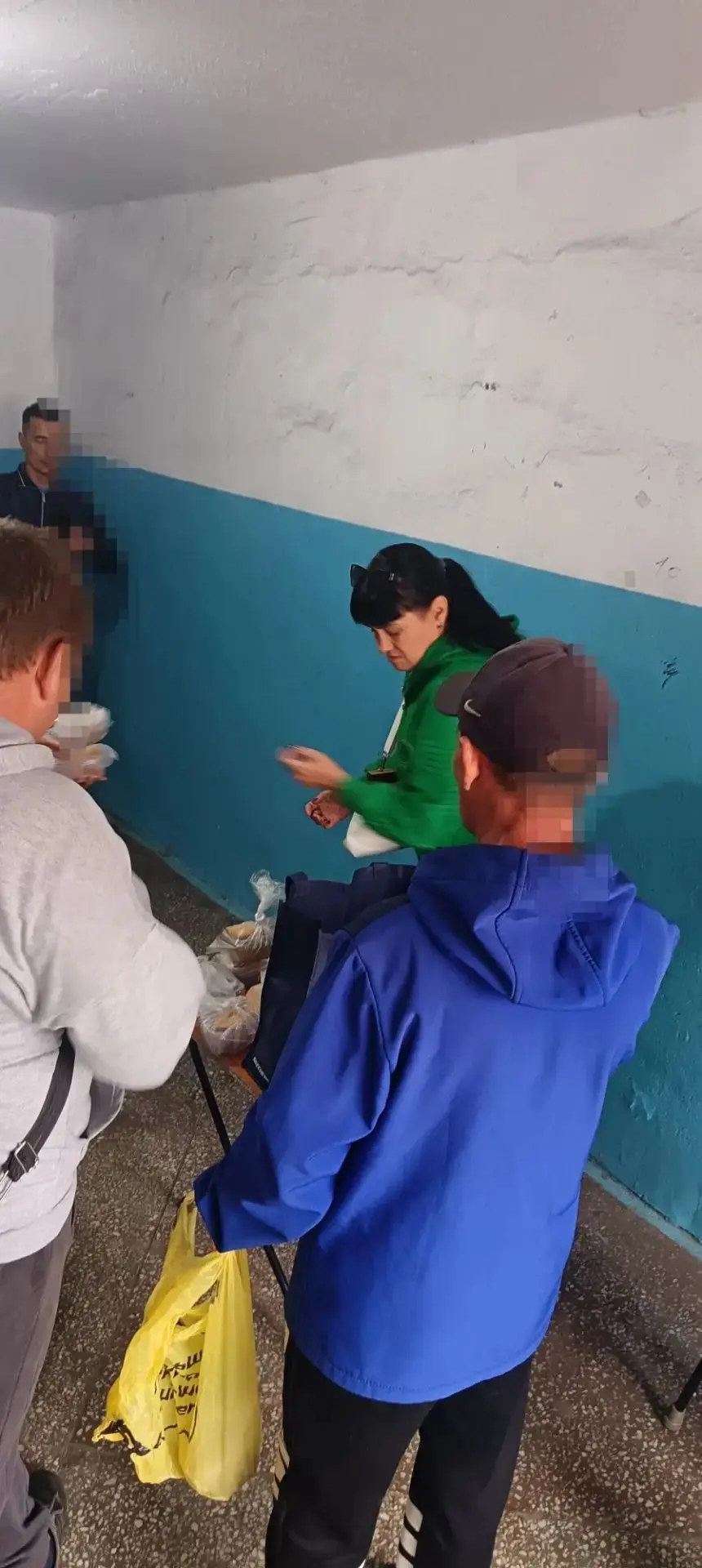 Сегодня АНО ЦСА "Правильный выбор" провели еженедельную благотворительную акцию "Накорм...