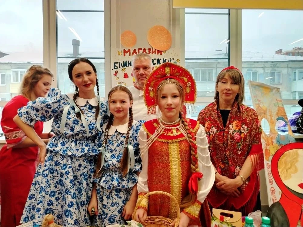 ТРАДИЦИИ В #МАОУСОШ222 ✅  Вчера в нашей школе состоялась замечательная благотворительная ярмарка "Ши