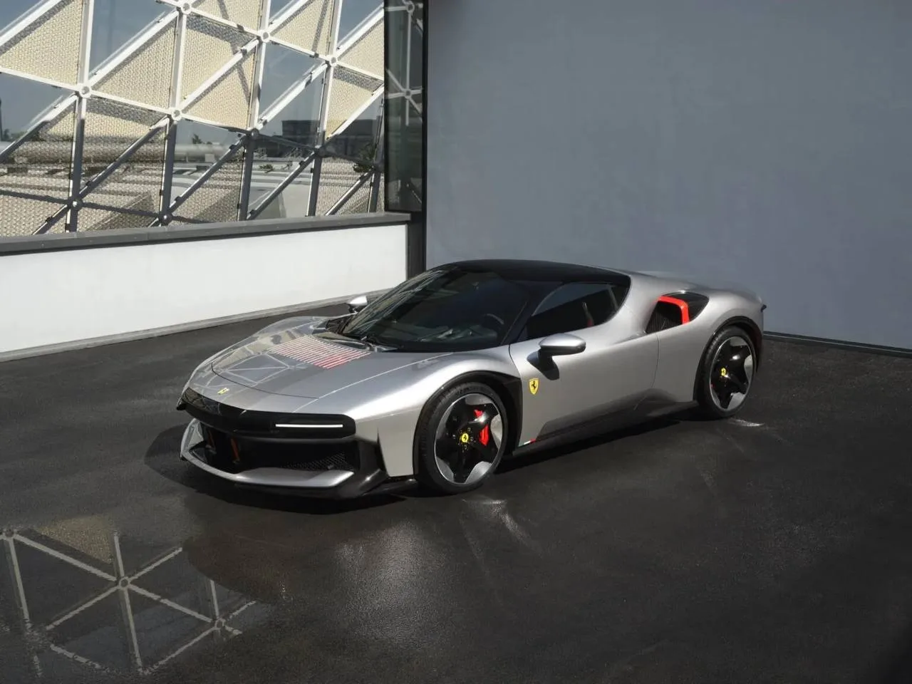 Ferrari показала уникальный CZ26 — суперкар существует в единственном экземпляре.