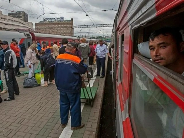 Дети мигрантов обязаны покинуть Россию после достижения 18 лет