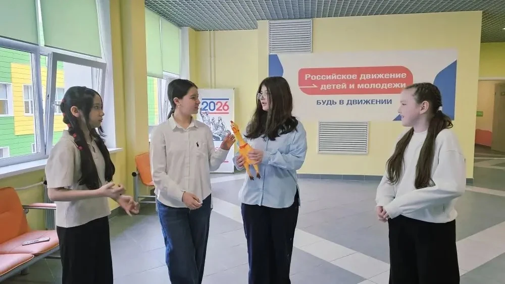 Тут в Зелёной🌿 пронеслась целая волна необычных перемен! Только звенит звонок с урока, так сразу нач
