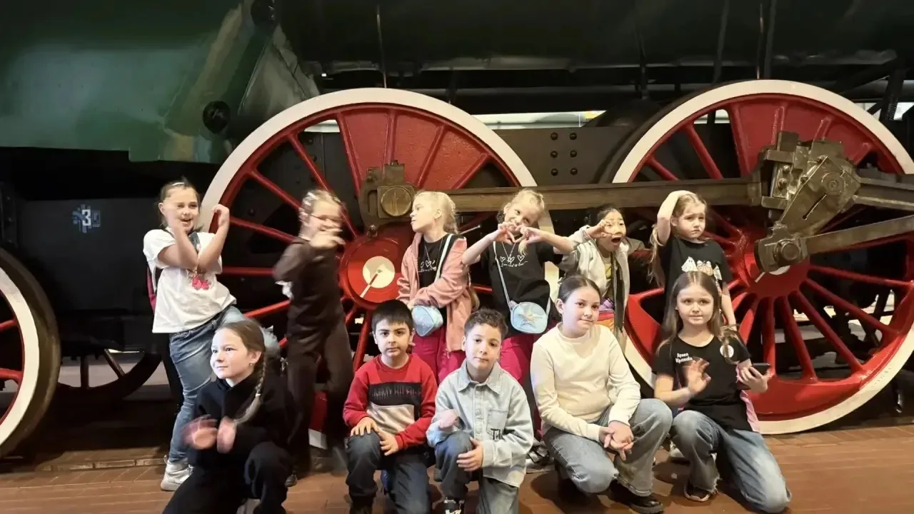 🚂 1Б КЛАСС: ПУТЕШЕСТВИЕ В МИР ЖЕЛЕЗНЫХ ДОРОГ!   В рамках единого экскурсионного дня нашей школы ребя