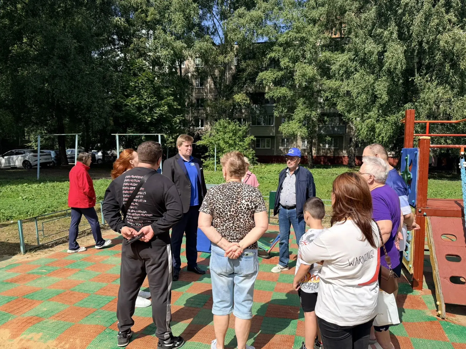 Депутат Совета Депутатов г. о. Подольск Андрей Владимирович Филимонов вместе с помощник...