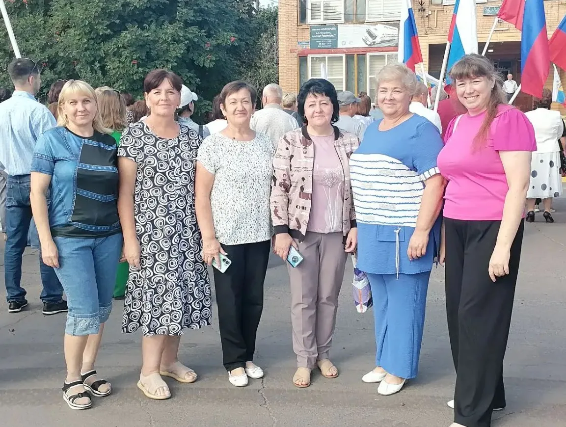 🇷🇺В честь одного из главных государственных праздников — Дня Государственного флага Р...
