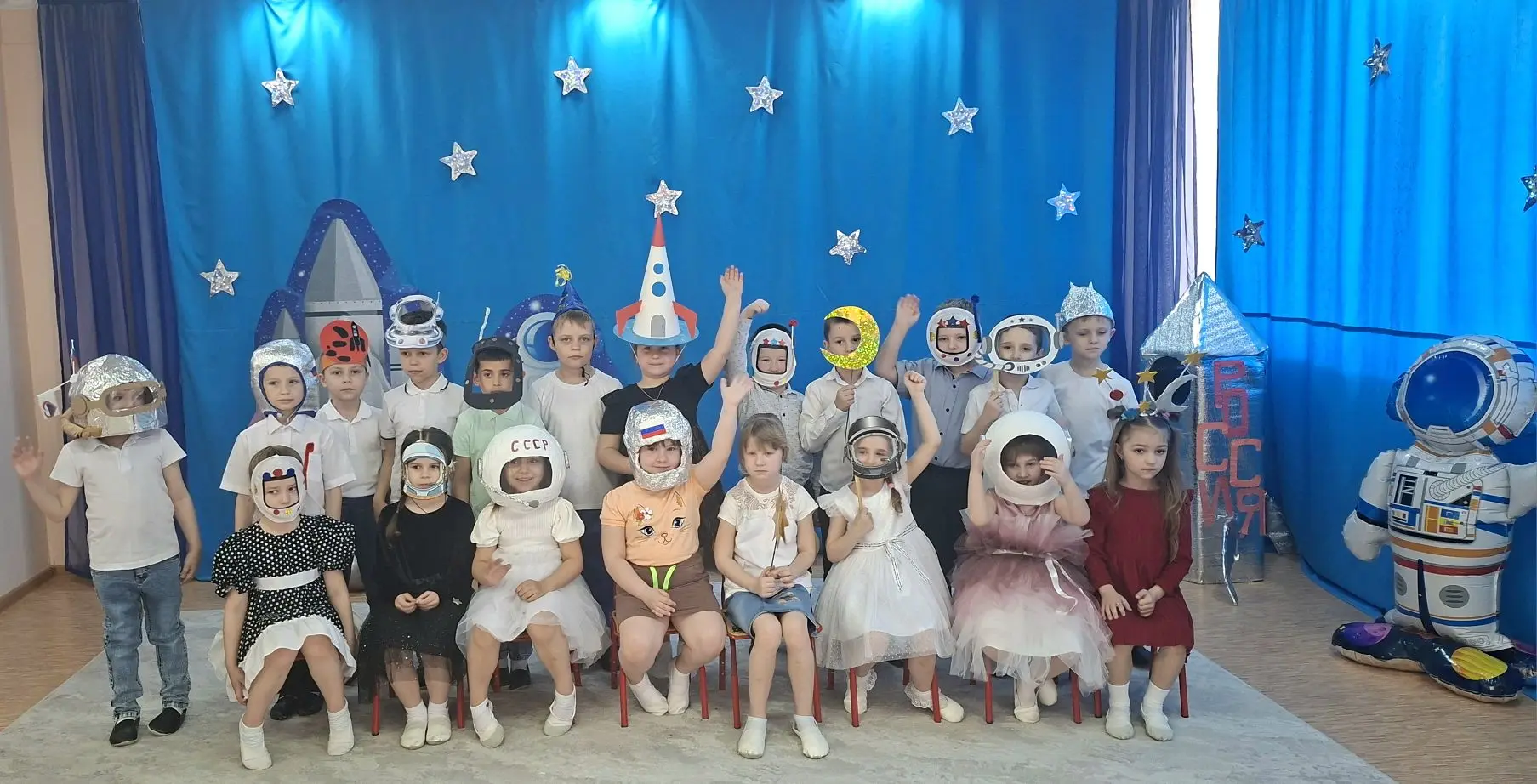 Сегодня в нашем детском саду прошёл праздник, посвящённый Дню космонавтики! Ребята стар...