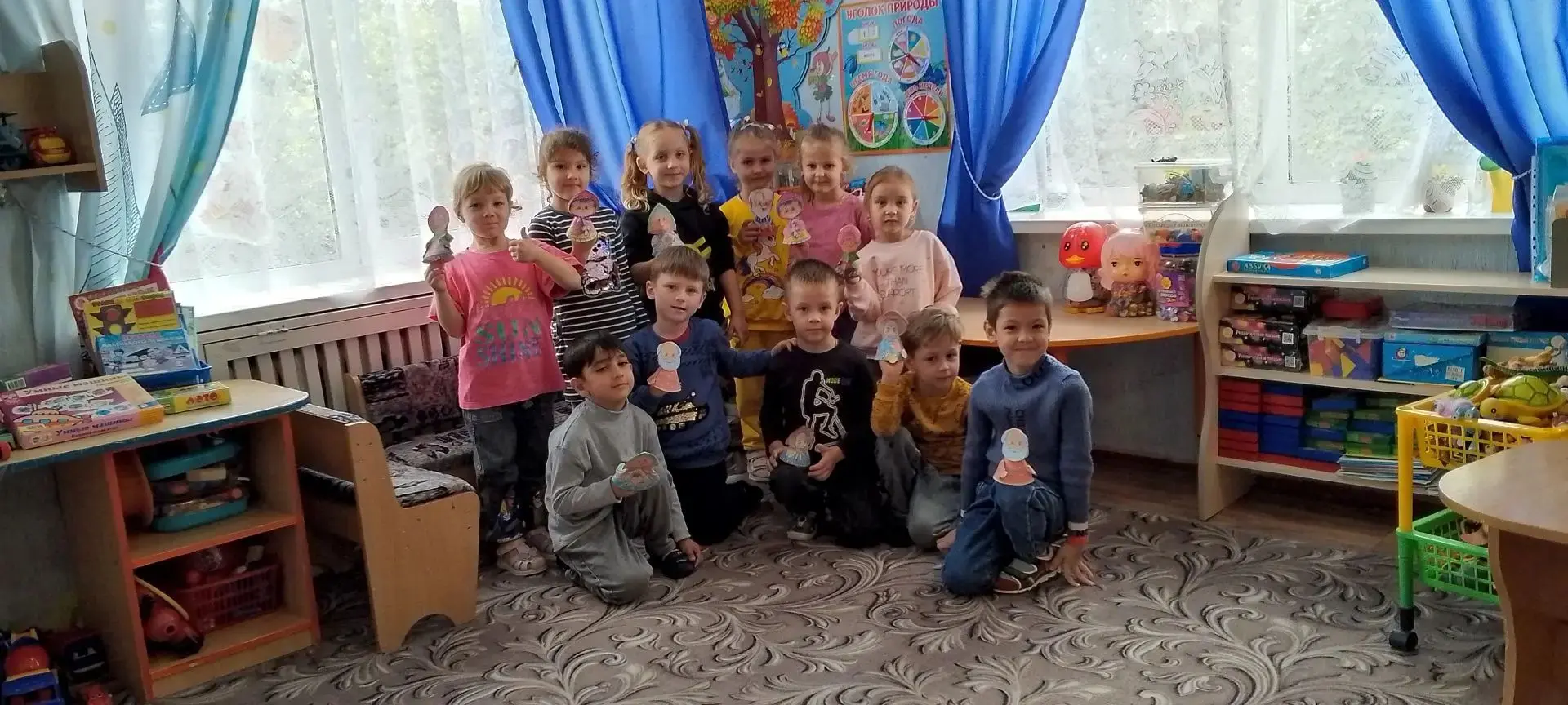 Сегодня, 1 октября, в старшей группе «Радуга» прошло занятие, посвящённое Дню пожилого ...