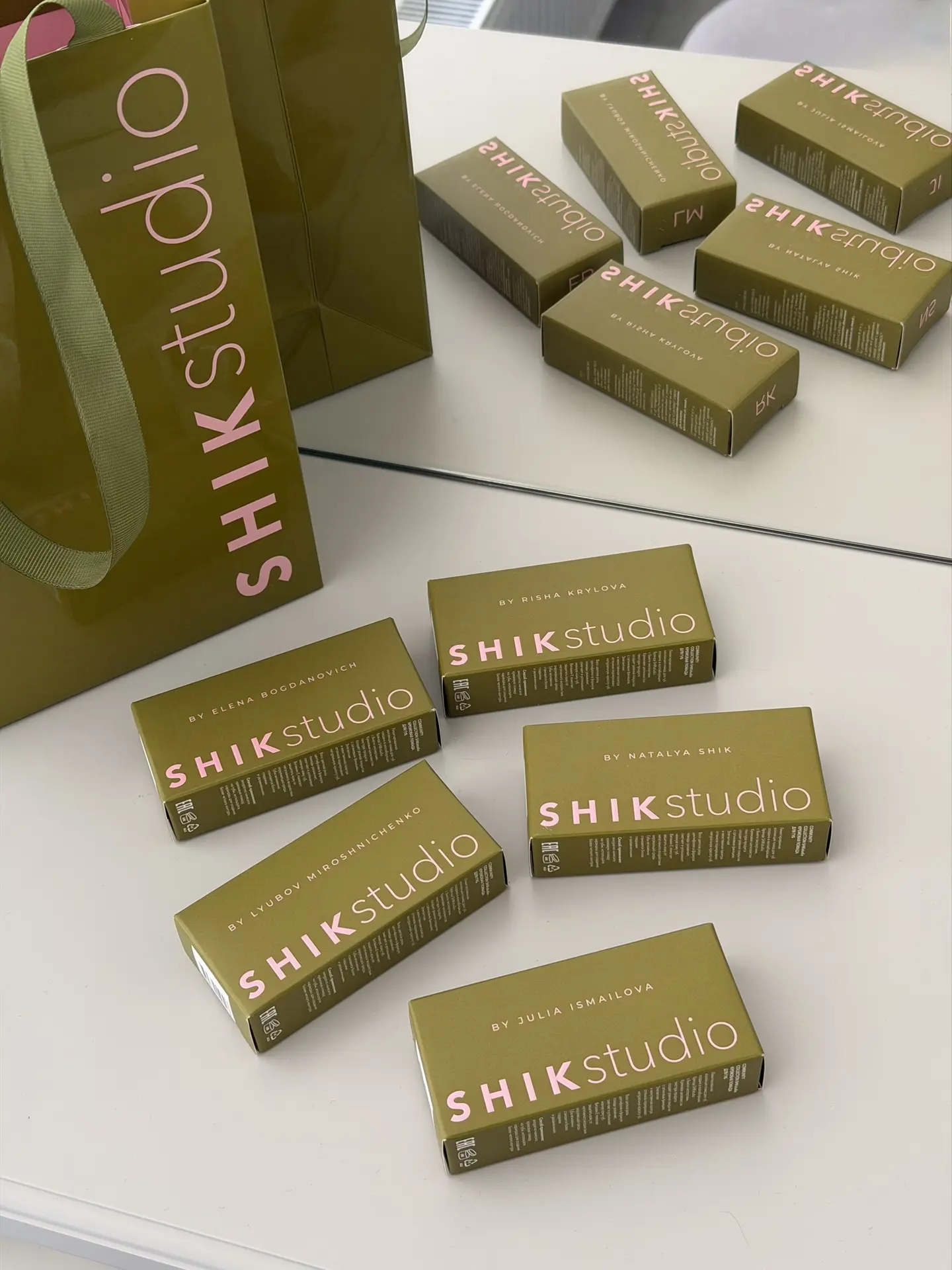 SHIKstudio выпустили Community Collection – помады, которые создавались не дизайнерами в вакууме, а 