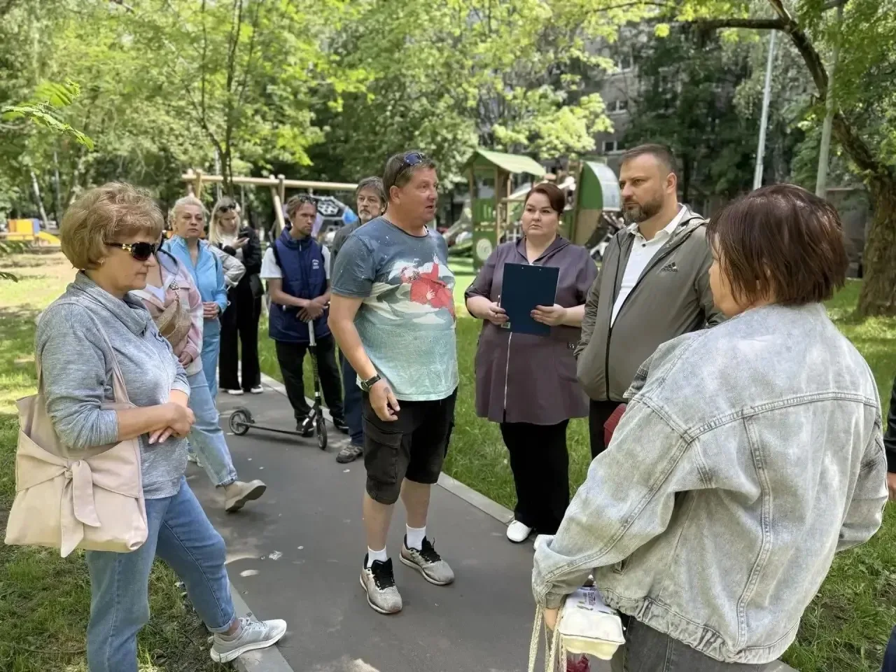 Депутат муниципального округа Чертаново Центральное Елена Репкина приняла участие в рабочем обходе т