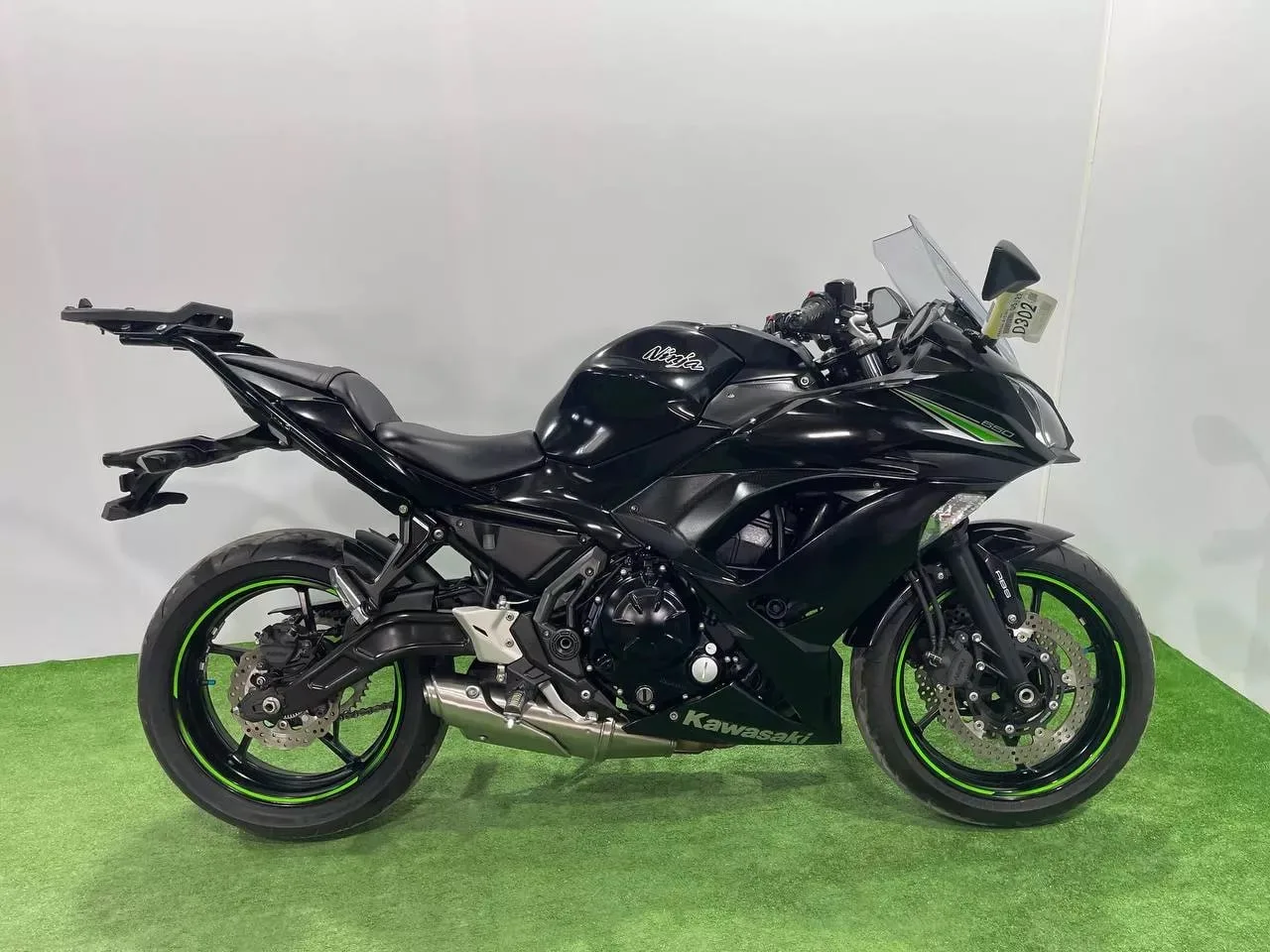 KAWASAKI NINJA 650 ABS в наличии во Владивостоке  Характеристики:  - 2017 год - объем 650 см3 - Аукц