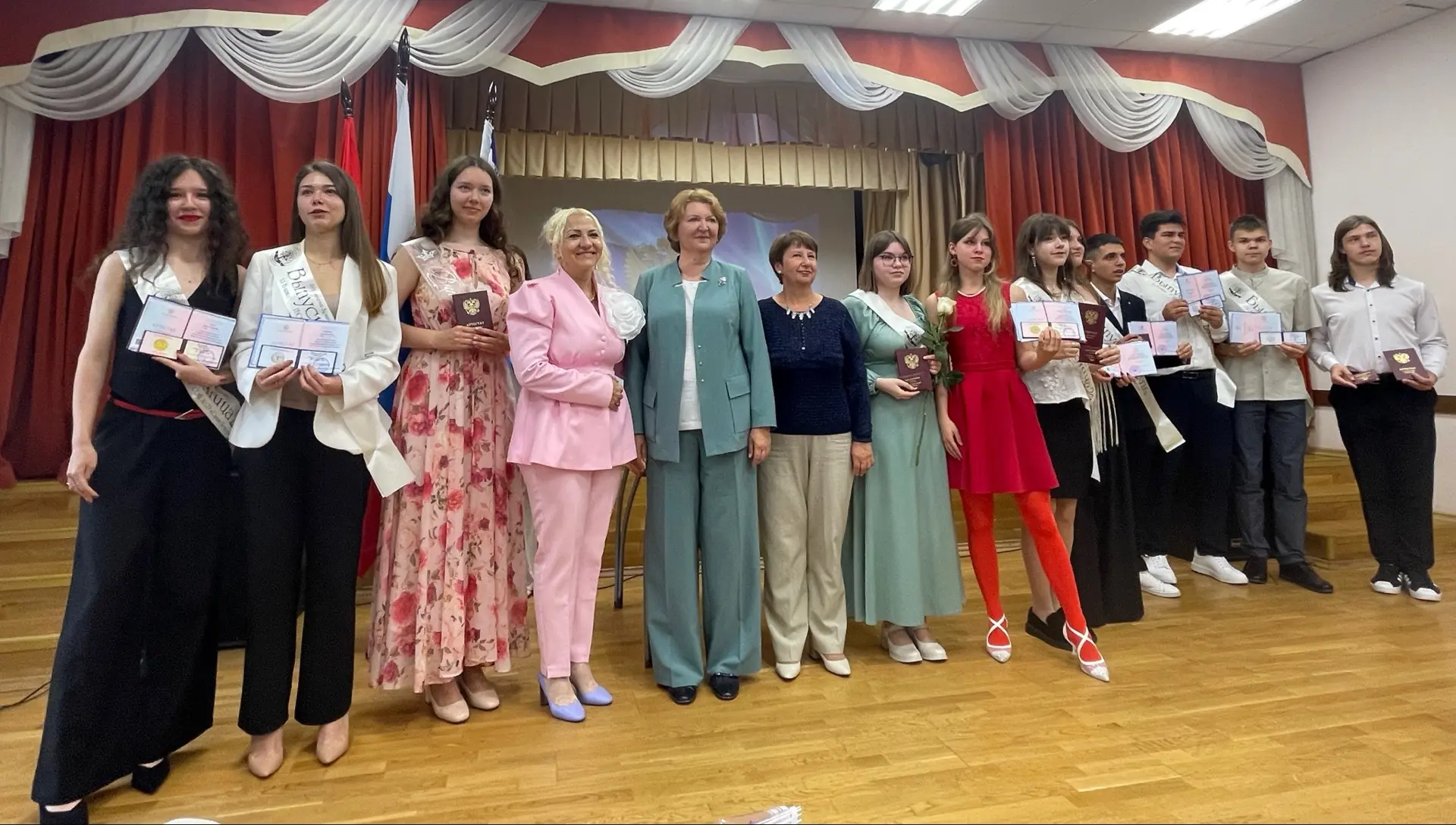 💐Выпуск 2026 💐

🥇 8 золотых 🥇 

🥇Бабаев Русиф
🥇Бороненко Георгий 
🥇Василенко Ника
🥇Карасени 