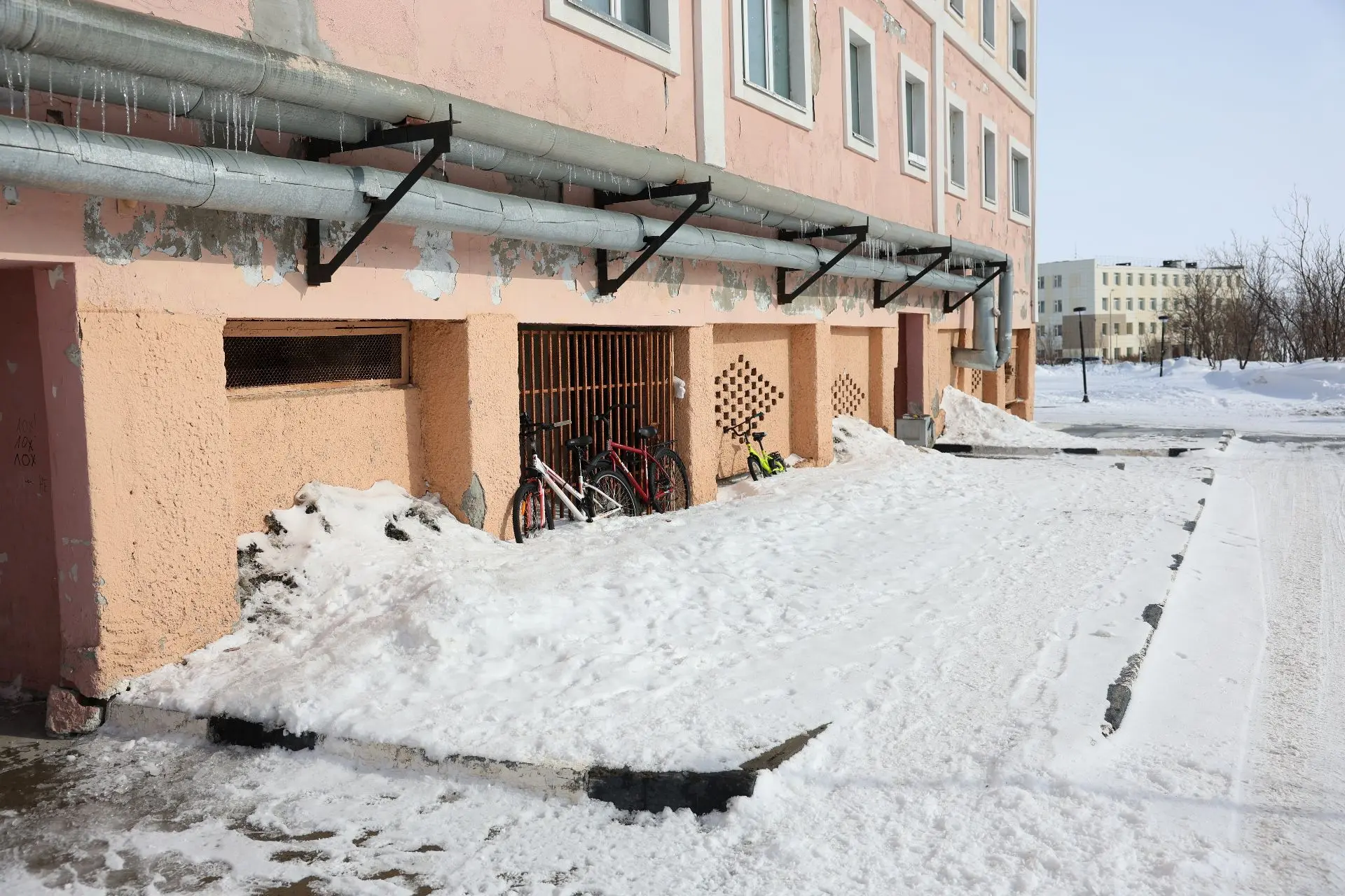 Особое внимание — дорогам и тротуарам  Рабочая группа под руководством Главы городского округа Анады