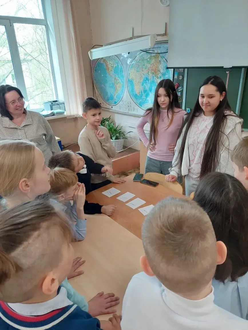 🚀ЭКСКУРСИЯ В СТАРШУЮ ШКОЛУ🚀  🏫12 мая ученики 4х классов отправились в увлекательное «Путешествие в с