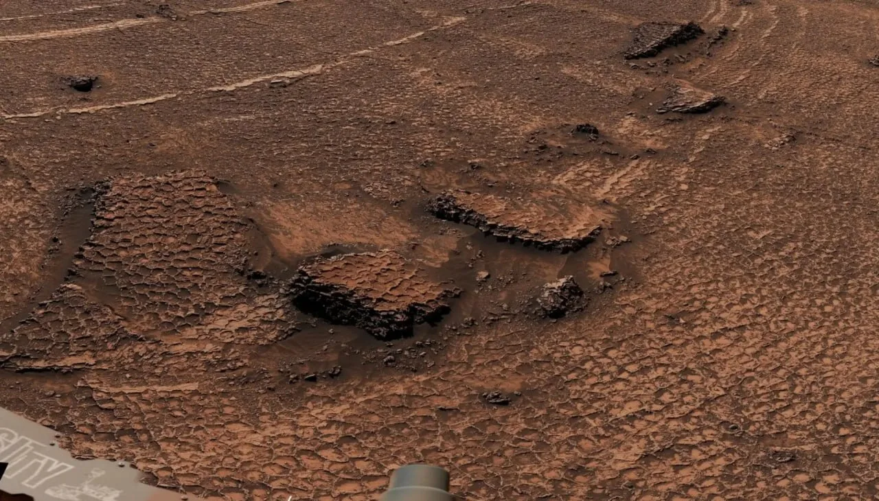 ☝🏻Curiosity нашёл на Марсе поле «гигантских медовых сот» 

Марсоход NASA Curiosity, начав подъём по