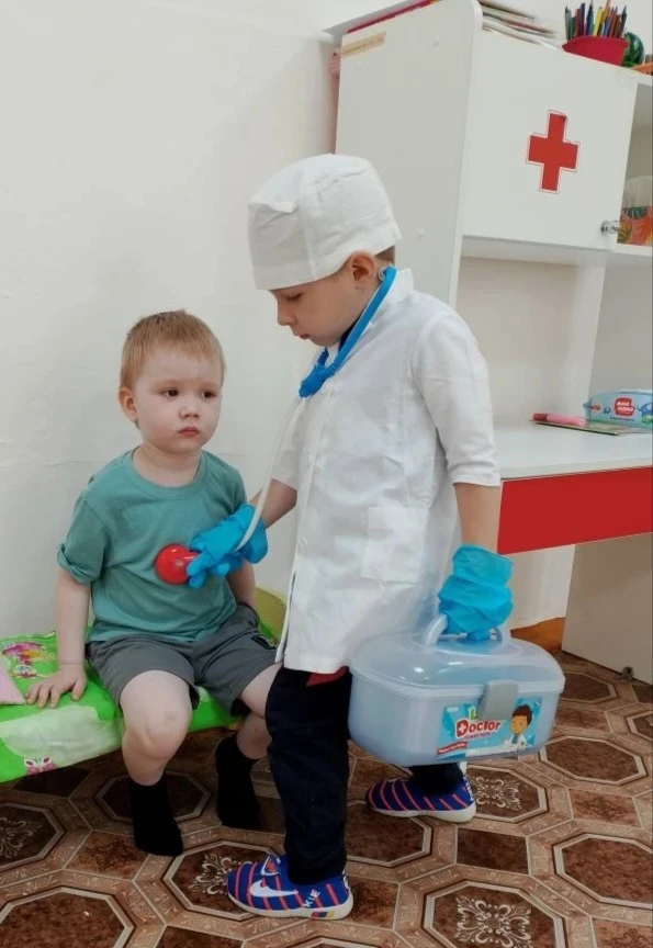 Сюжетно-ролевые игры важны для развития детей. Игра "Больница"💉💊 помогает малышам пон...