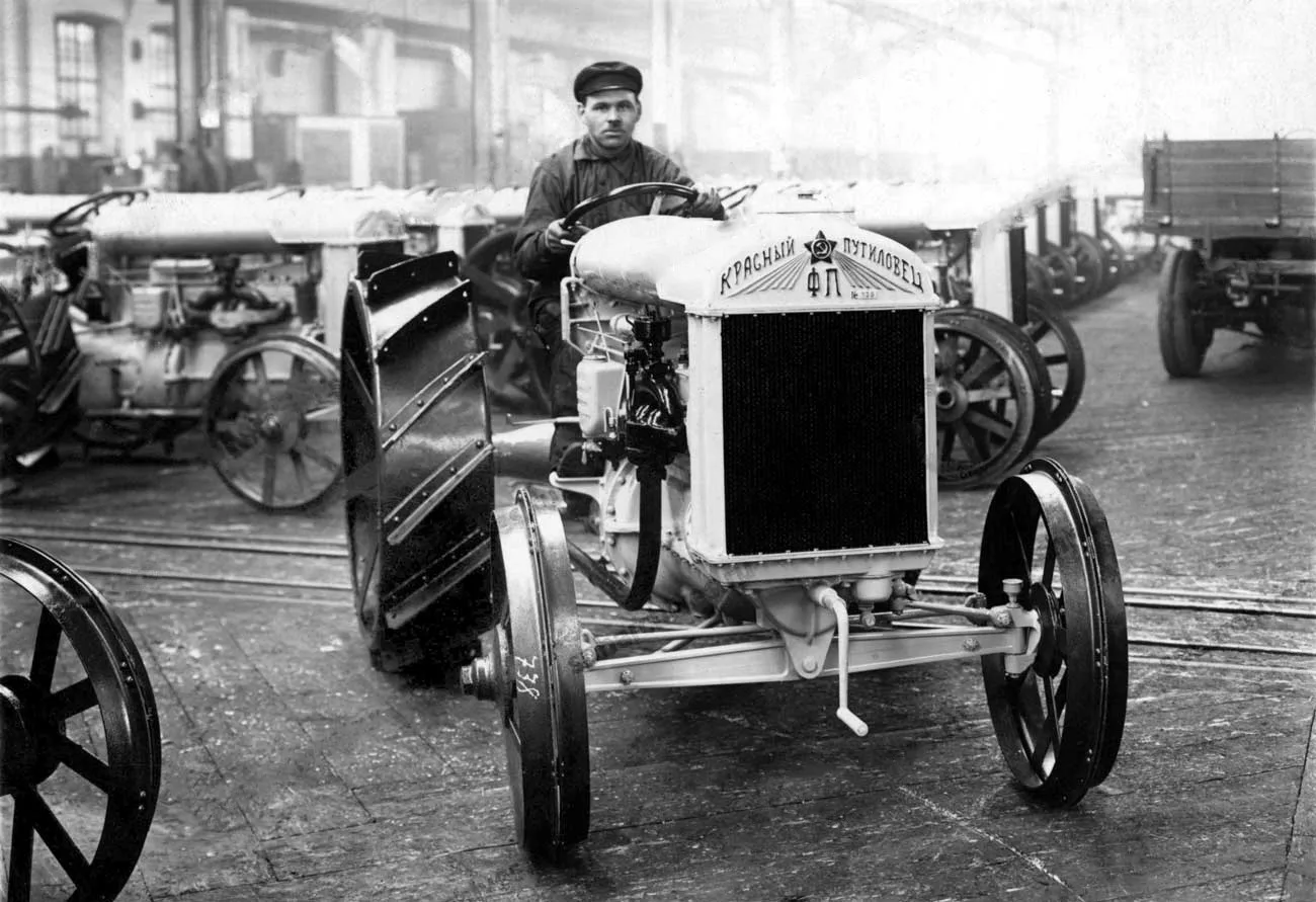 1 октября 1924 года — день рождения советского тракторостроения!