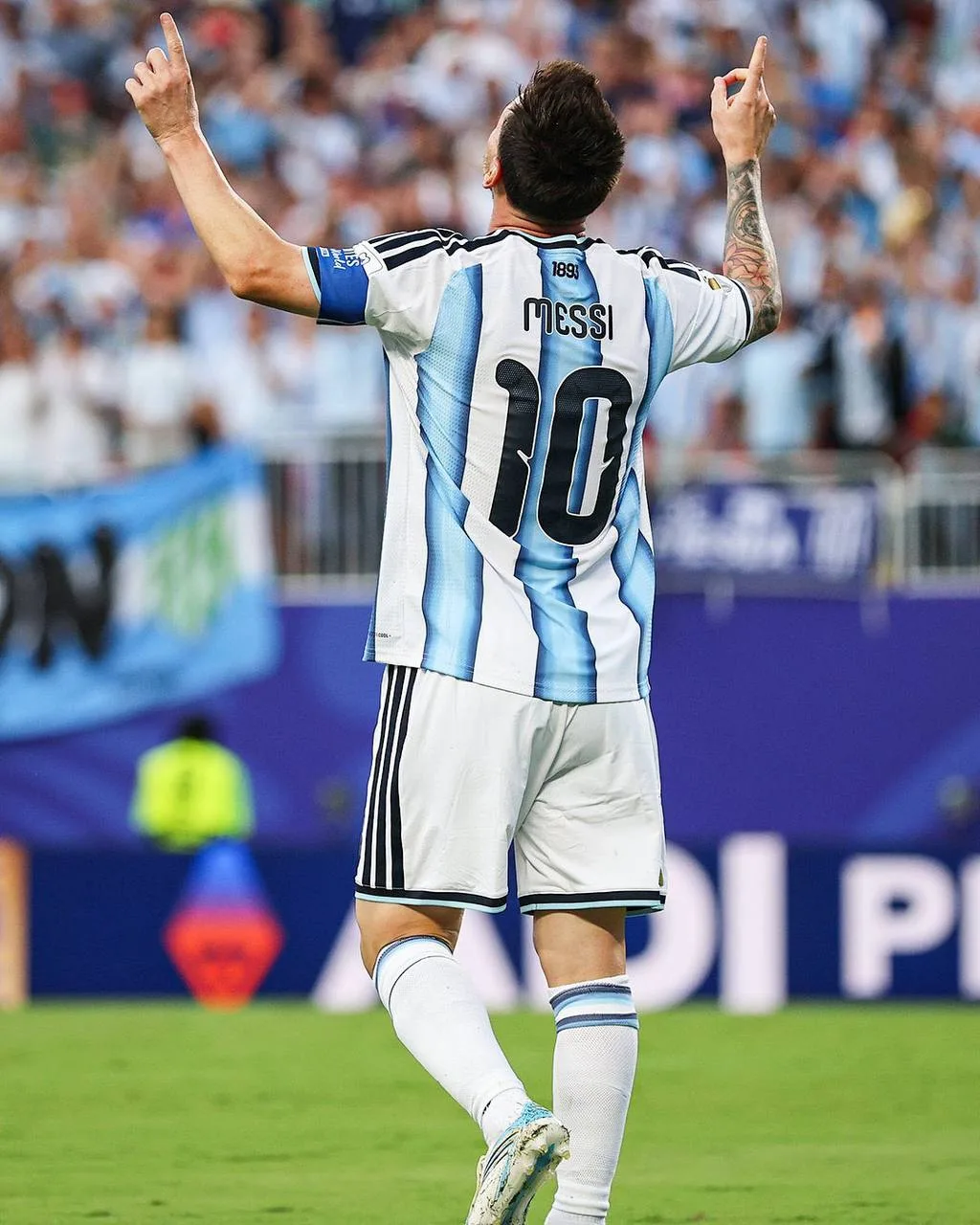 🇦🇷 Теперь официально - Лионель Месси рекордсмен чемпионатов мира по голам.

17 - Лионель Месси🇦🇷