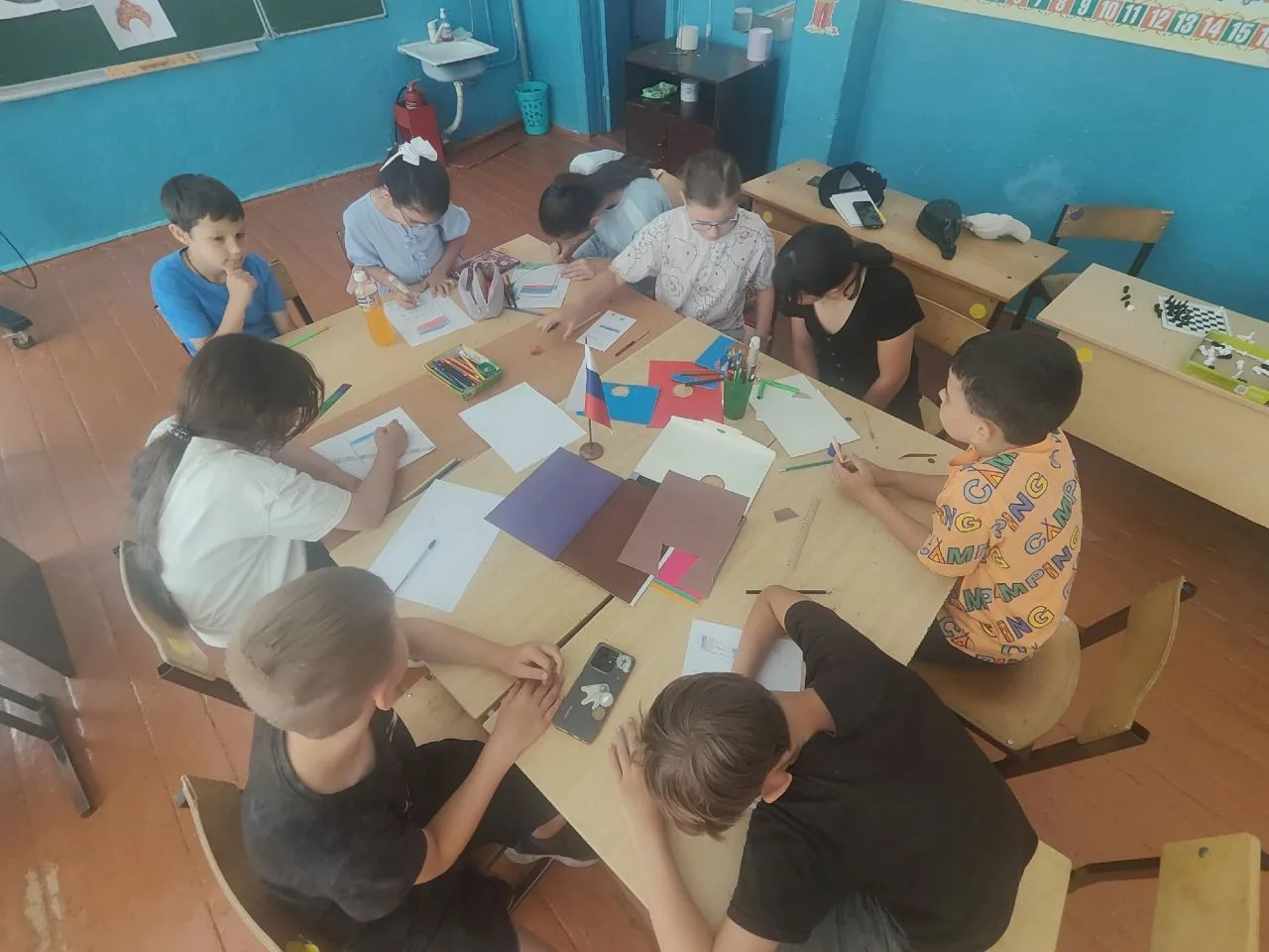 Сегодня 12 июня ребята 4 отряда "Улыбка" приняли участие  в конкурсе рисунков " Я люблю тебя, Россия