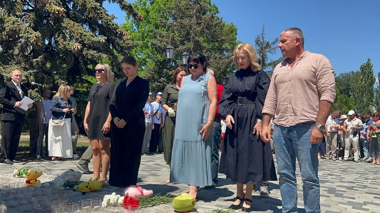 🕯 В Геническе почтили память детей, чьи жизни оборвались из-за военных действий киевск...