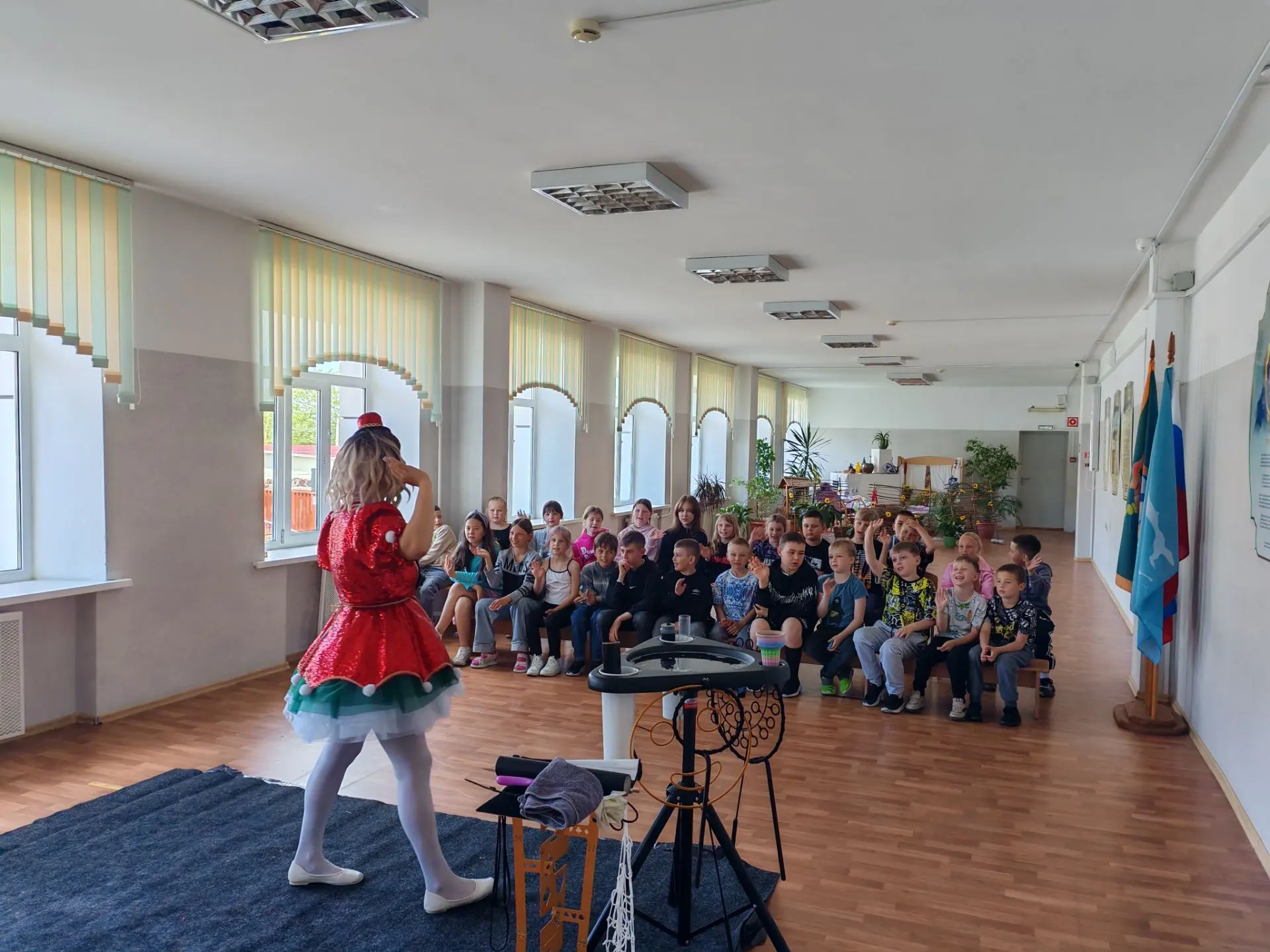 Есть на свете чудо, которое любят все дети на планете. Оно приводит в восторг, заставляет восхищатьс