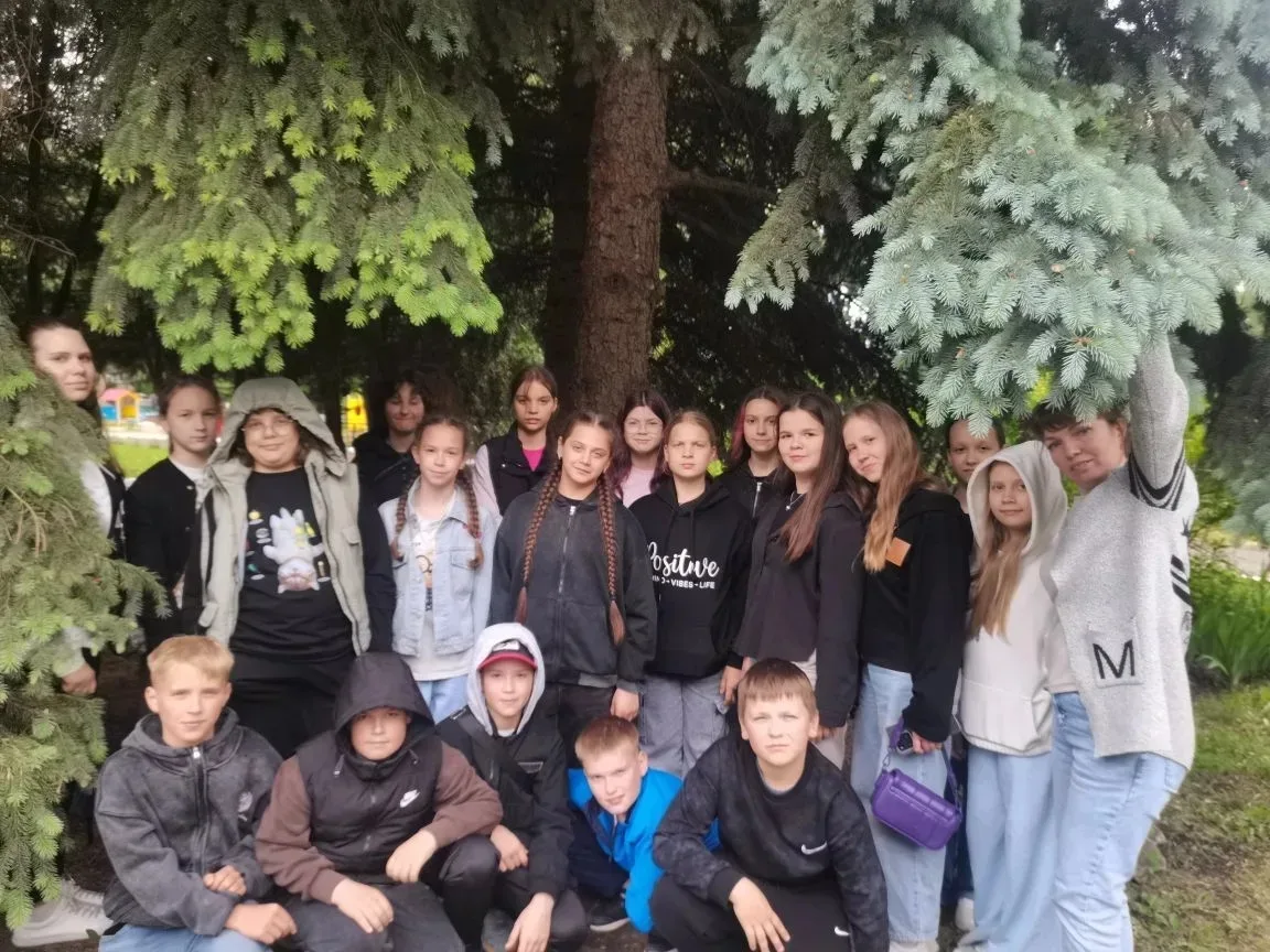 27 мая учащиеся 6в класса (классный руководитель Полякова Е.А.) и 5б класса (классный р...