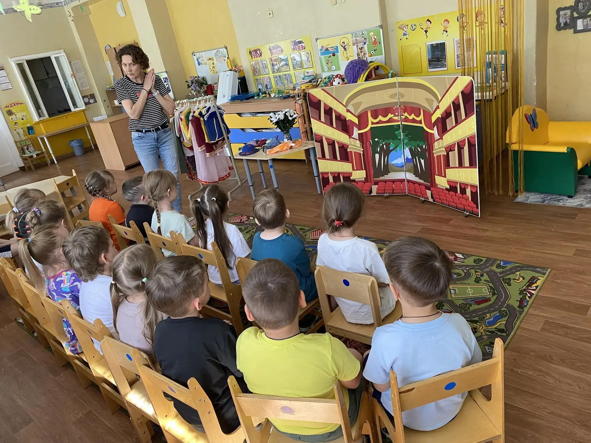 Старшая группа, Знакомство с профессией артиста.