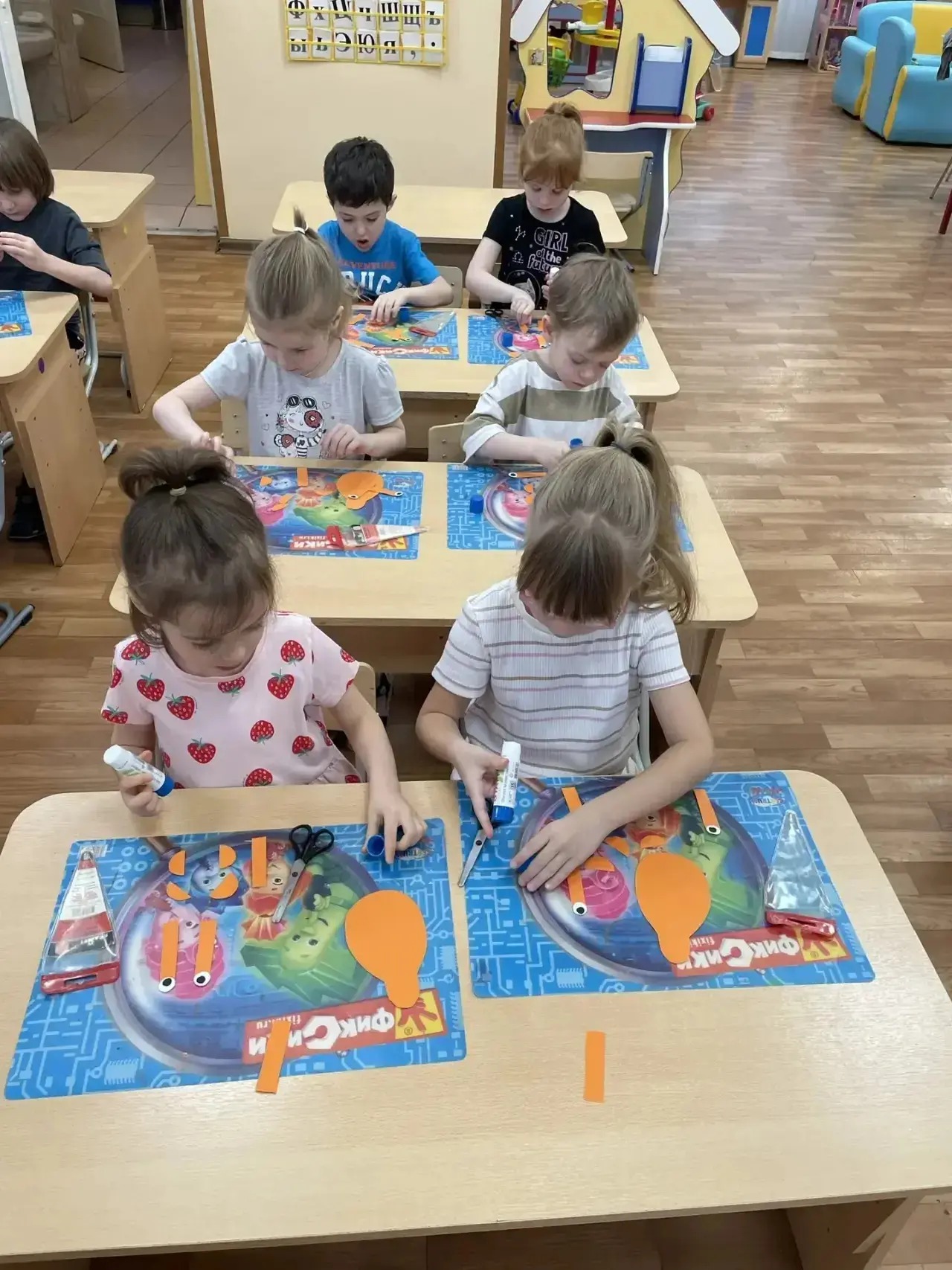 🐠 НА ДНЕ МОРСКОМ 🌊  Сегодня в нашем детском саду было настоящее погружение в подводный мир! 🥽 Дети п