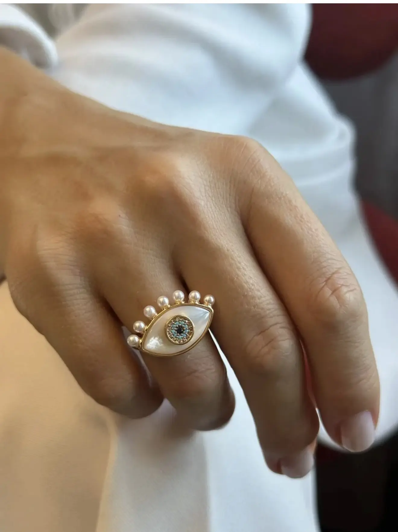 Акцентные кольца, которые делают весь образ 💍

▫️ кольцо глаз
▫️ кольцо сердце
▫️ кольцо из перламу