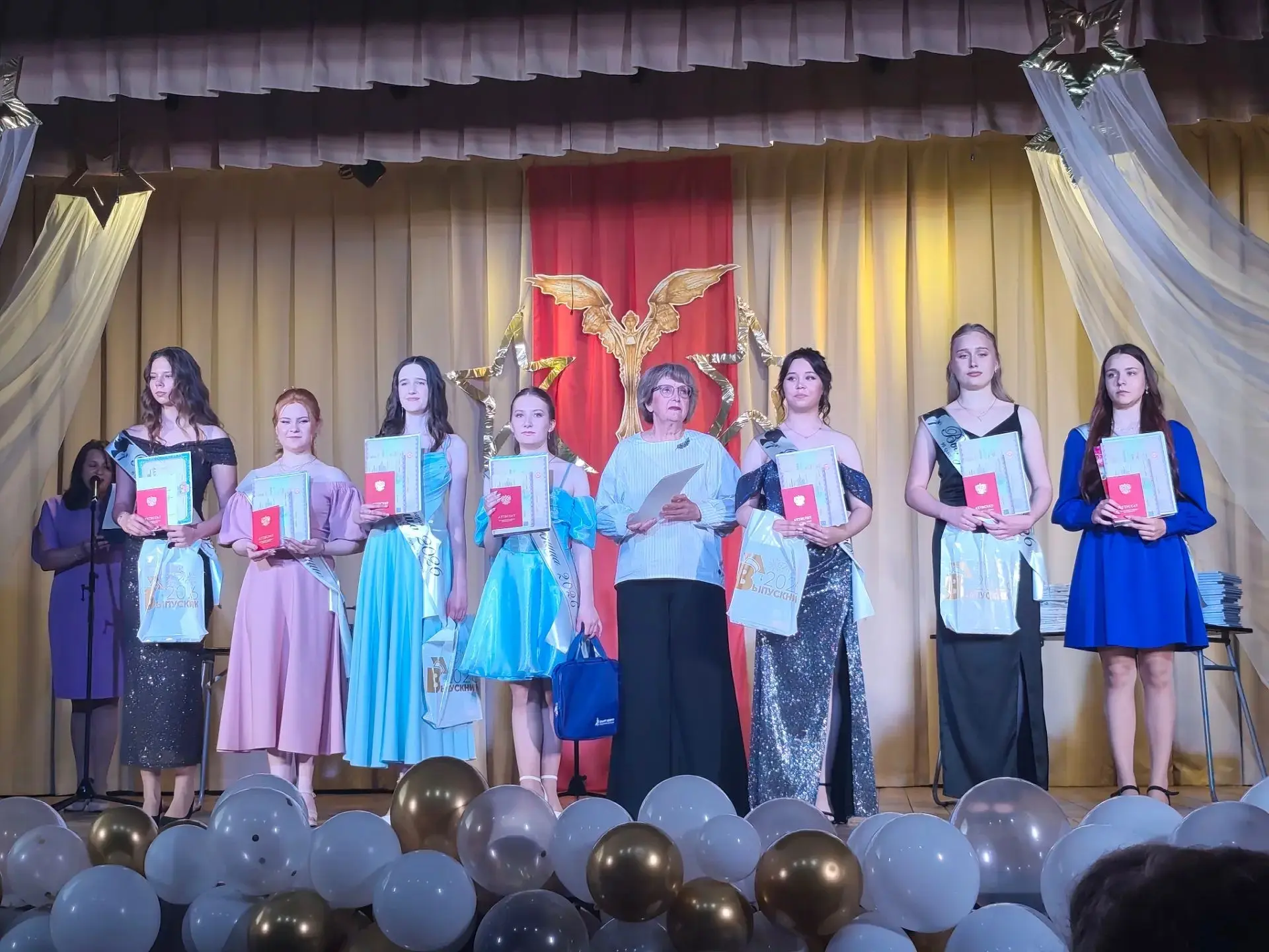 06.07.2026.
Явным признаком середины лета у школьников являются Выпускные вечера! 

01 июля в Иванго