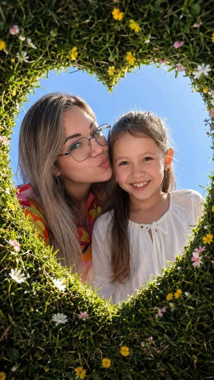 Я, кажется, нашла чем займусь вечером 🥹

Оказывается, в том боте можно делать еще и парные фото. Ни