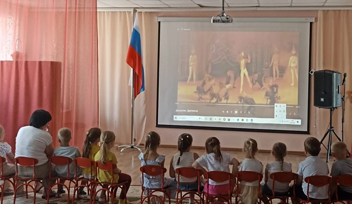 ✨Воспитанники детского сада из группы "Знайки" отправились в волшебный мир балета и узн...