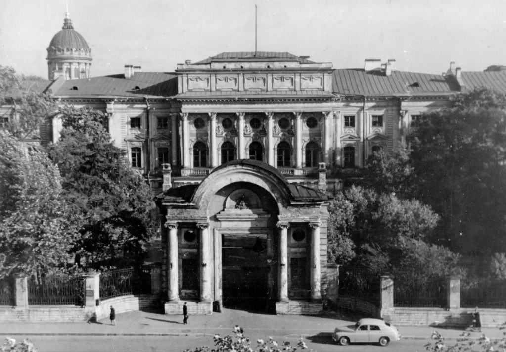 Университет, где бережно хранят традиции и смело внедряют инновационные подходы к обучению и воспита