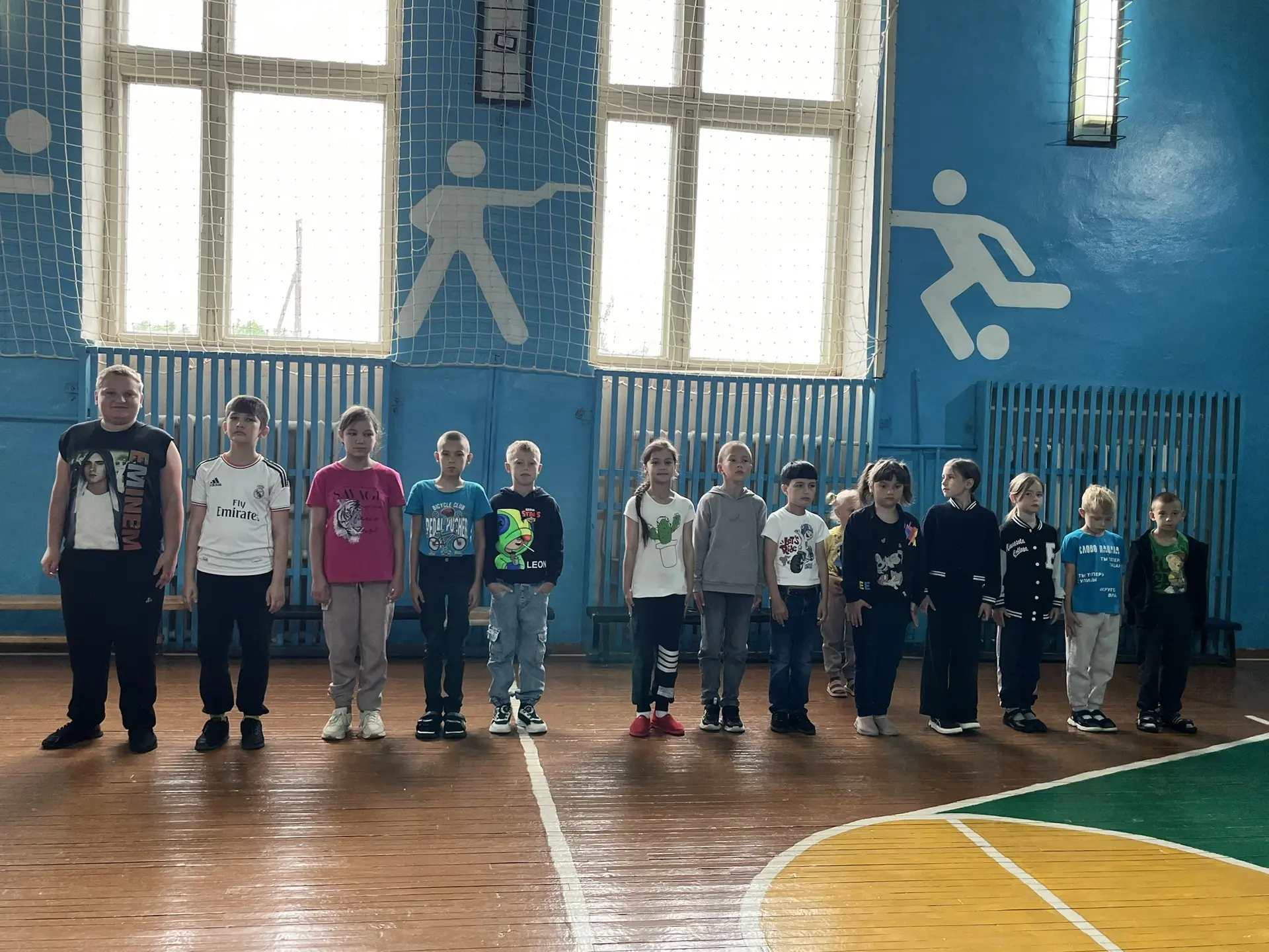 8 июня в лагере "Орлёнок" утро  началось с выноса и поднятия государственного флага Рос...