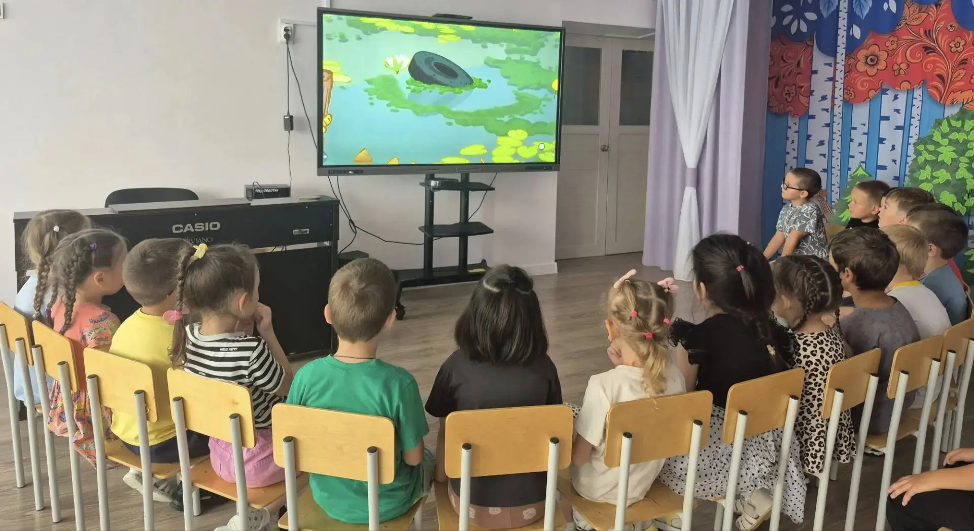С детьми были проведены тематические беседы на тему "Безопасное поведение у водоемов". ...