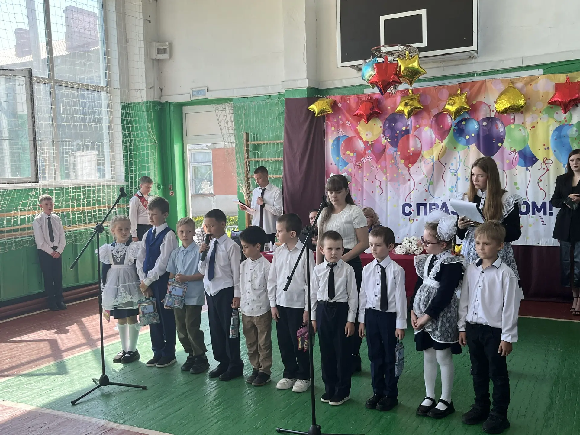 🎉📚 В нашей школе прозвенел последний звонок! 📚🎉