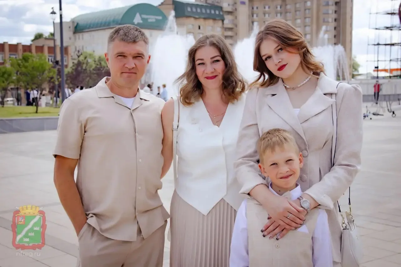 Яркий выпускной вечер «Алые паруса» прошёл в Дворце культуры «Звезда» для 798 выпускник...