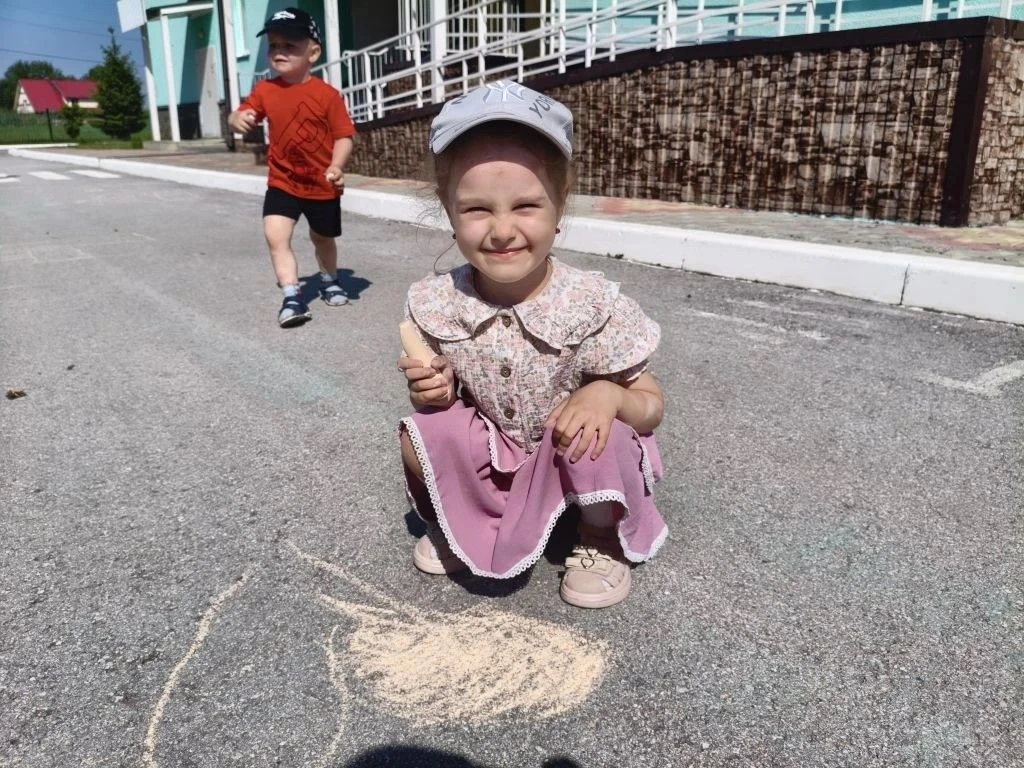 Лето, солнце, «Горошинки»! 🎨🌱
Ура, дождались! ☀️На календаре лето, а за окном — потрясающий, яркий