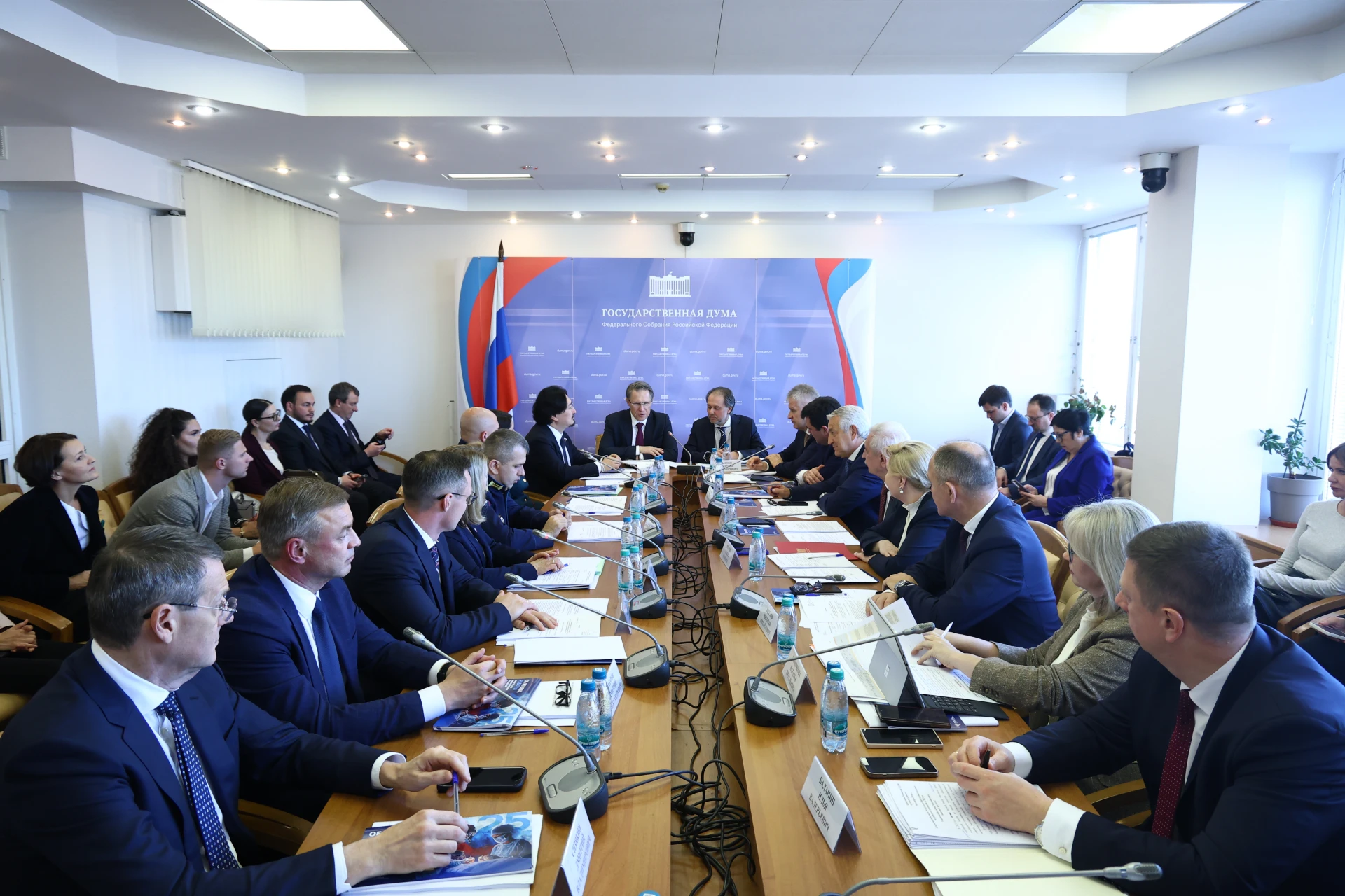 Сразу после первого пленарного заседания нового созыва состоялось заседание Комитета по...