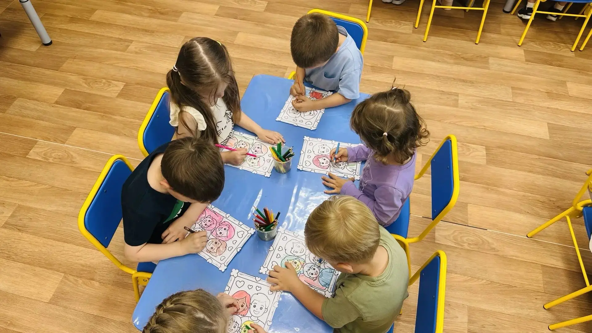 Рисуем семью 🩷👨‍👩‍👧‍👦❤️