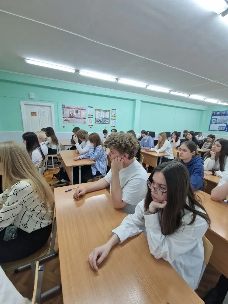 16 апреля состоялась встреча старшеклассников с представителем Общественной палаты при городской дум
