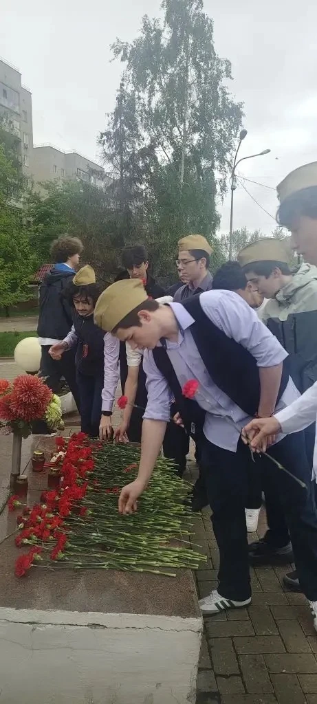 ✨Обучающиеся школы приняли участи в акции    "Вахта Памяти" и митинге , который  проходит в рамках о