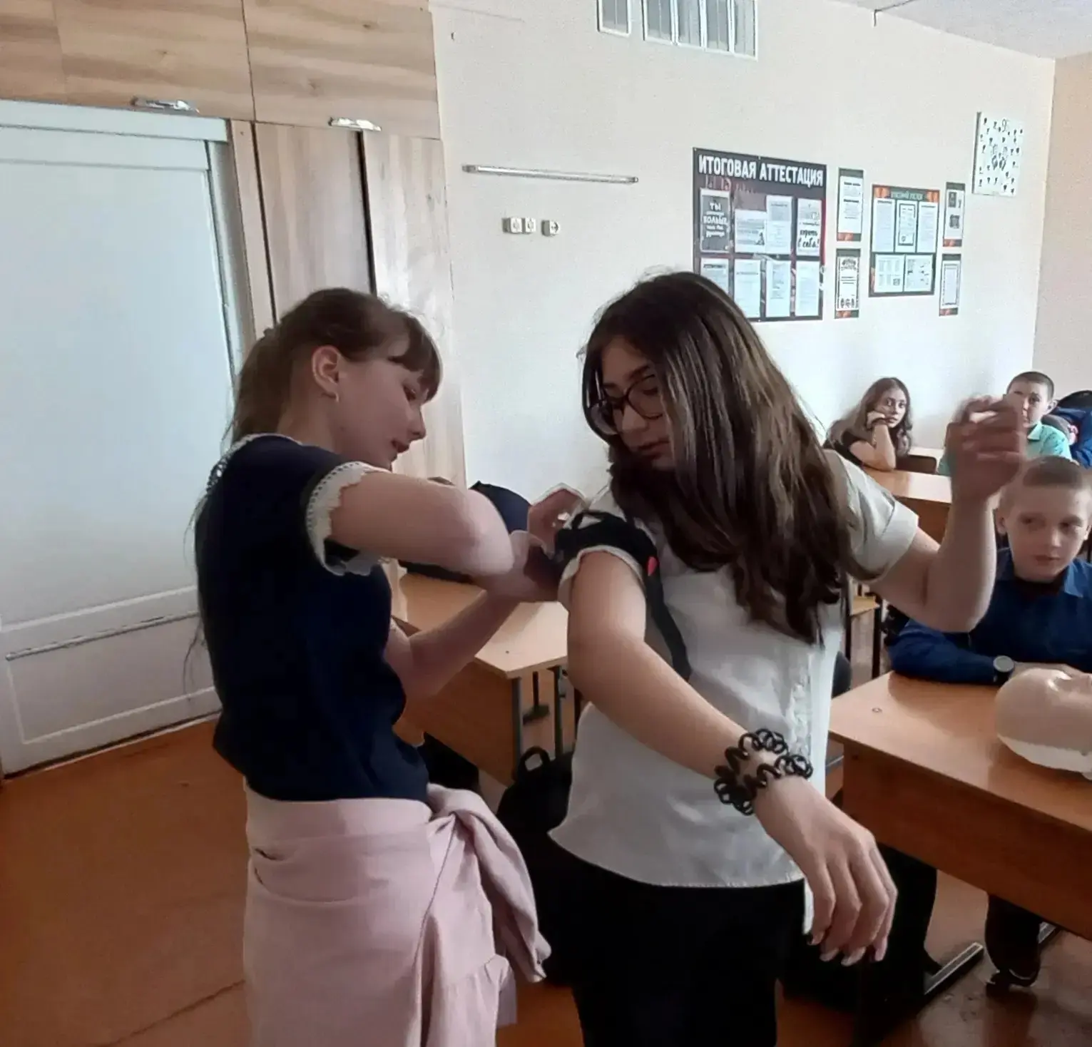 В апреле этого учебного года 5 Б класс МБОУ "СОШ 15" прошел обучение по программе "Первая помощь в р