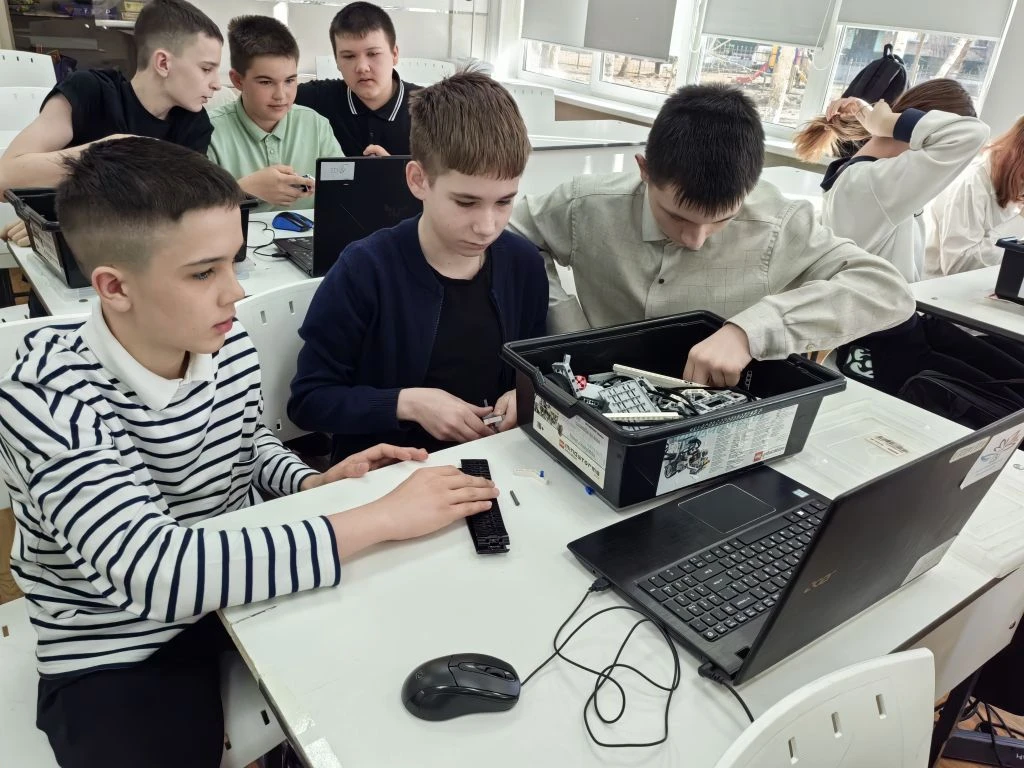🚀 Кванториум вернулся — заряжайся технологиями!  Ещё круче и интереснее — три захватывающих направле