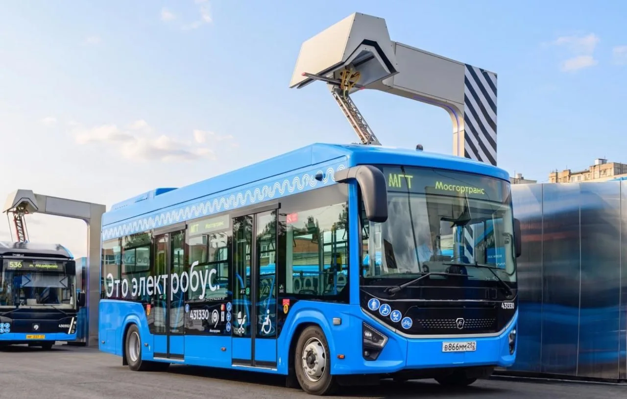 🚌 Первый электробус среднего класса вышел на московские улицы.