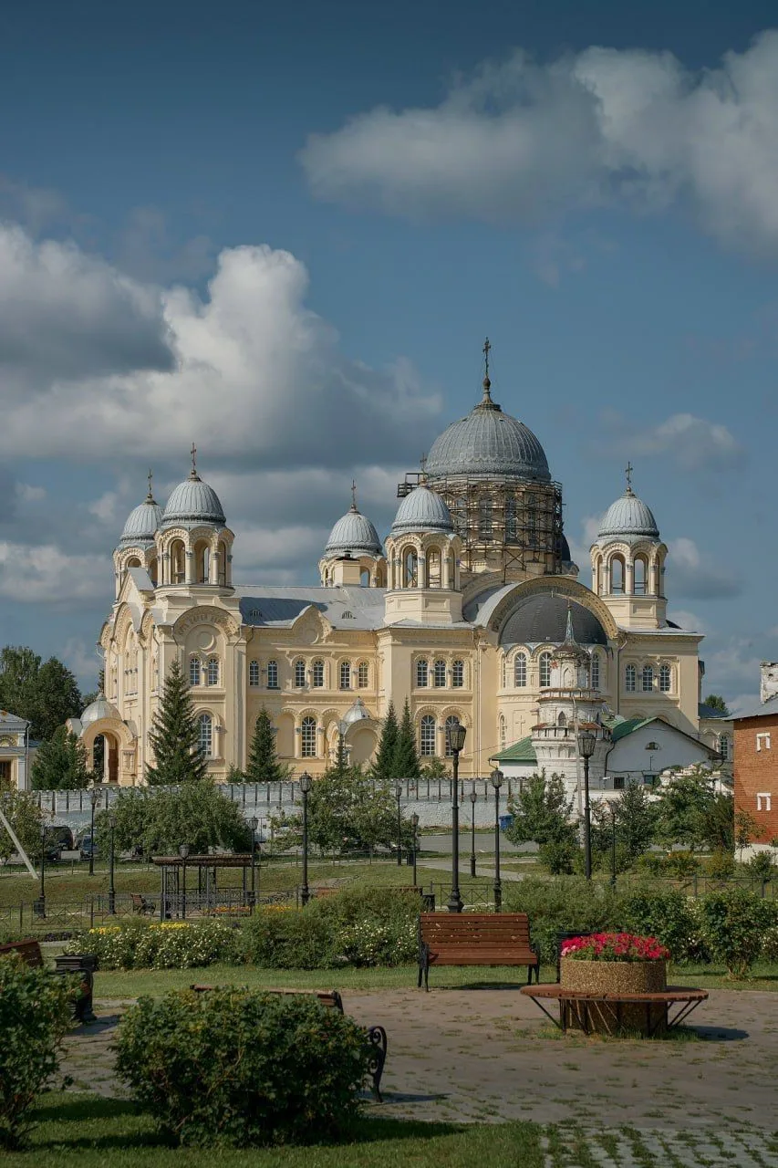🏛 Верхотурский Свято-Николаевский мужской монастырь, Верхотурье
#СвердловскаяОбласть

📌 Основан в 