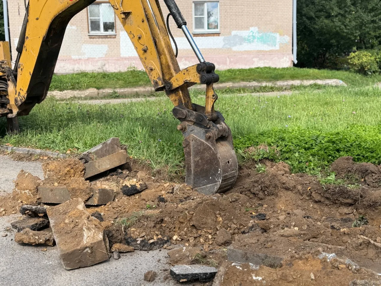 🚧 В Обнинске ремонтируют проезд Ленина