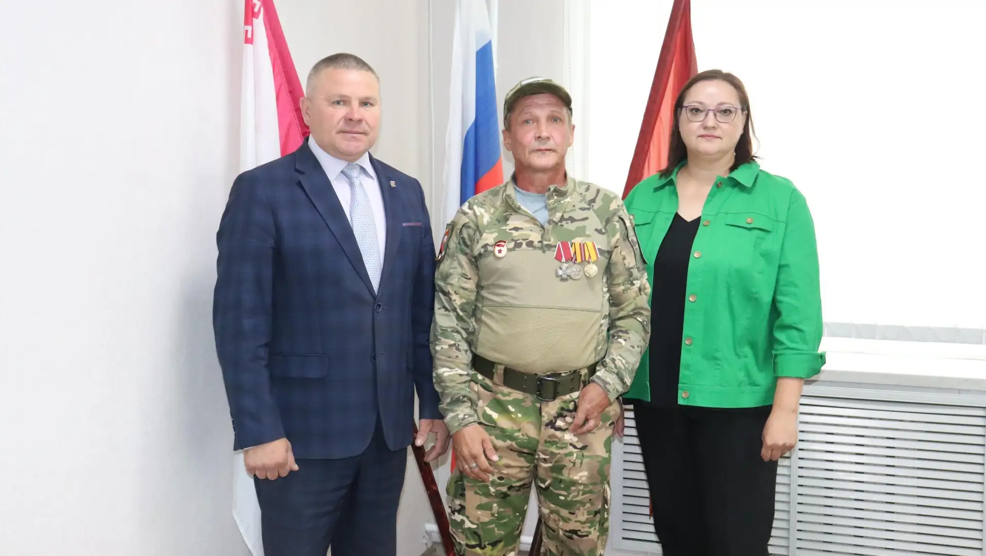 В Оршанке бойцу СВО вручили заслуженную награду

В администрации Оршанского района состоялось торжес