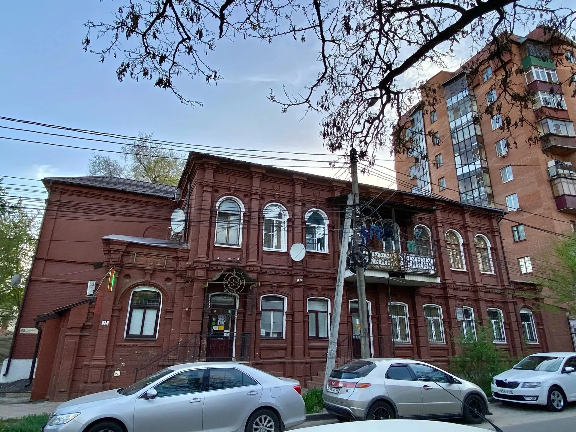 🏛️ Известно ли вам, что на улице Гайдара есть здание, которое хранит память о древнем ...
