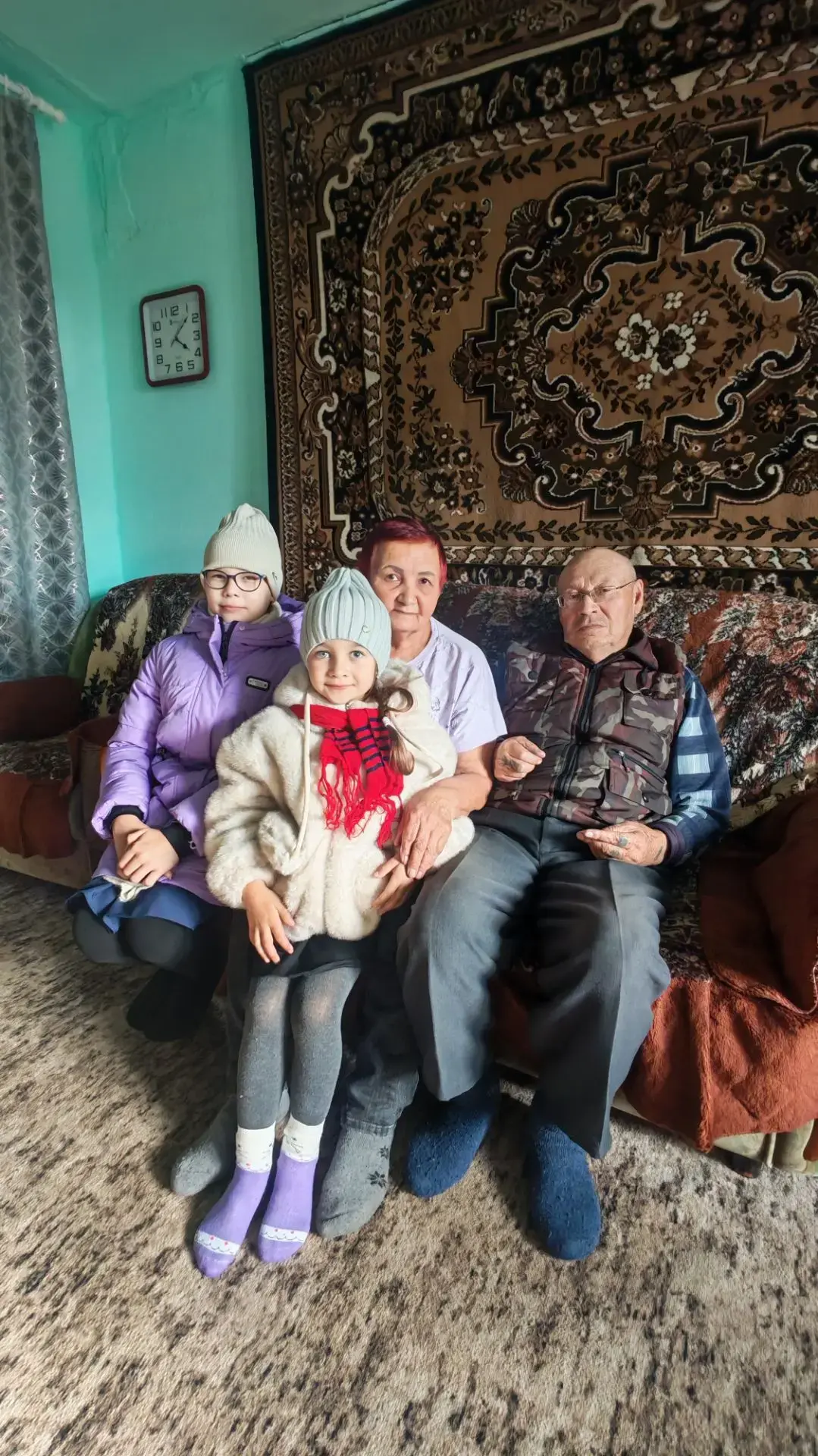 В День пожилого человека в  маленьком  селе стало по-особенному тепло. Ученики Холуй-Ба...